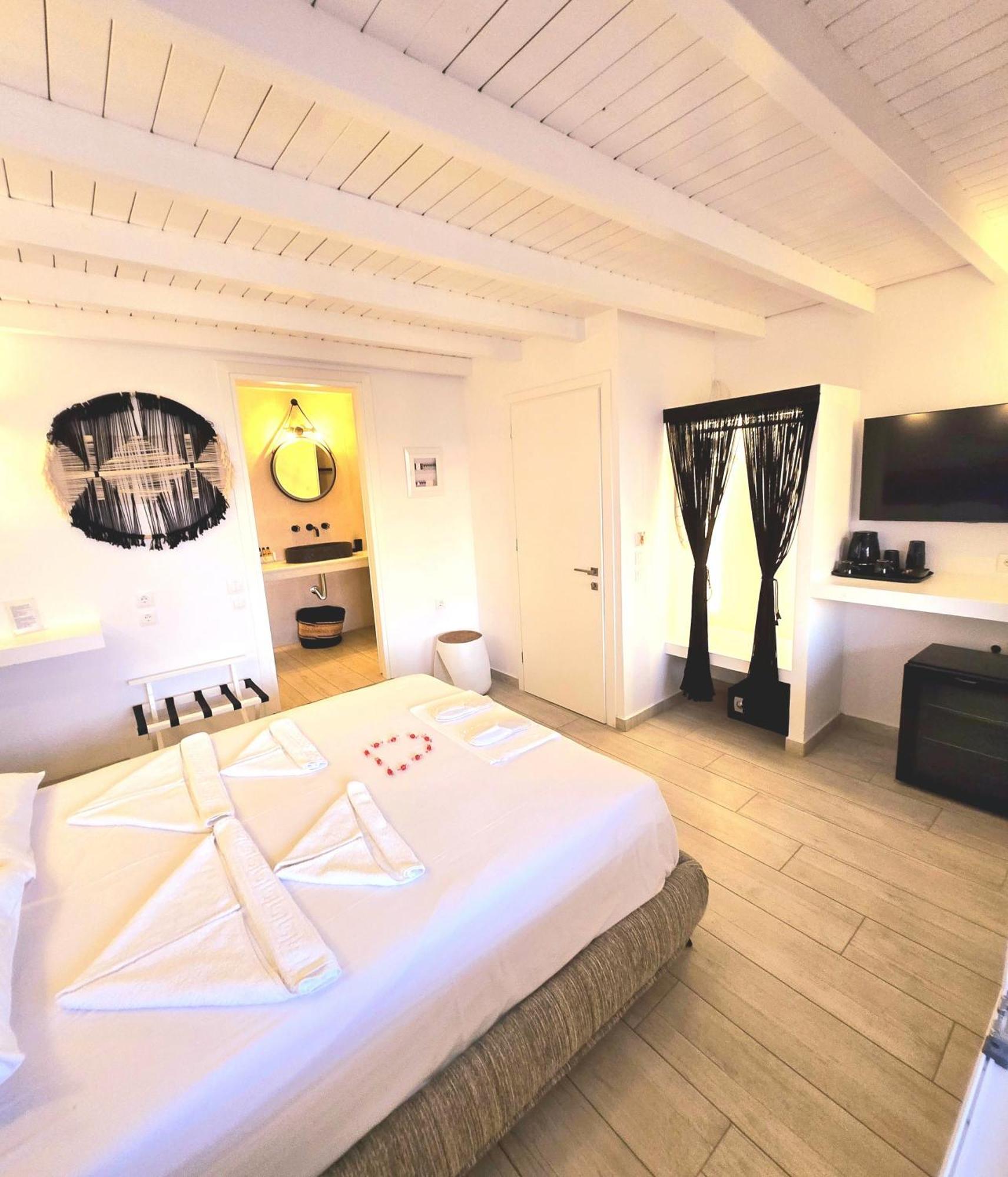 Aphrodite Boutique Hotel Aliki  Exterior photo